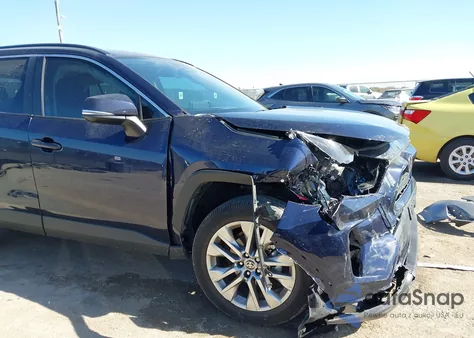 2025 Toyota Rav4 Xle Premium z USA, uszkodzony, nr VIN 2T3C1RFV7SW385489